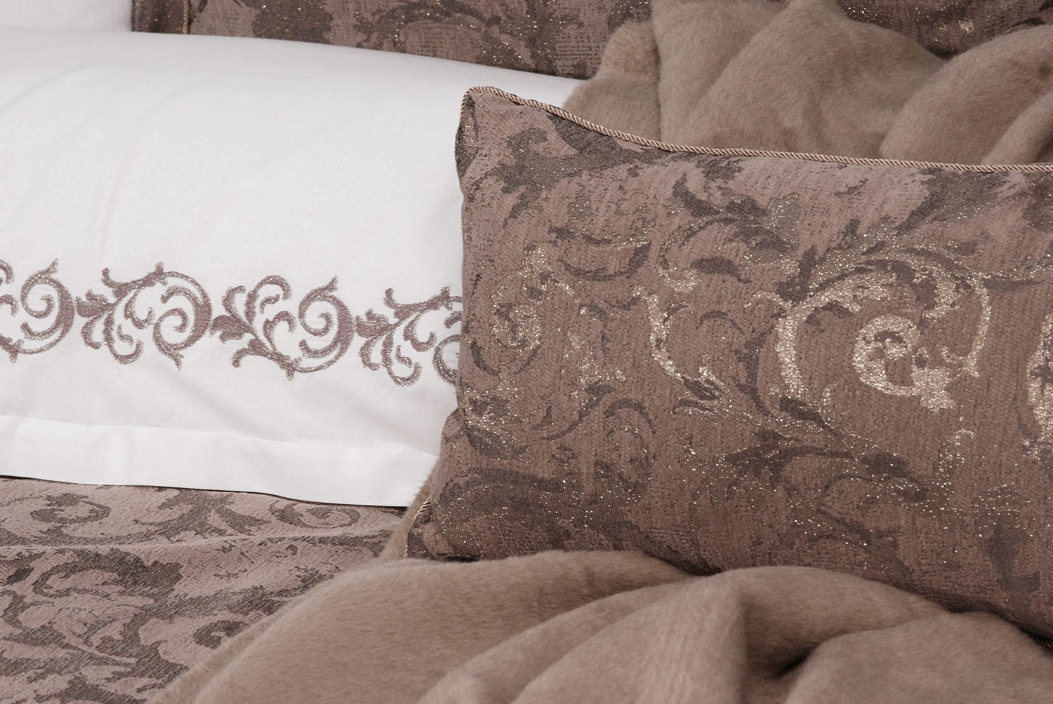 Anna Karina Queen 4 Parça Yatak Örtüsü - Kahve