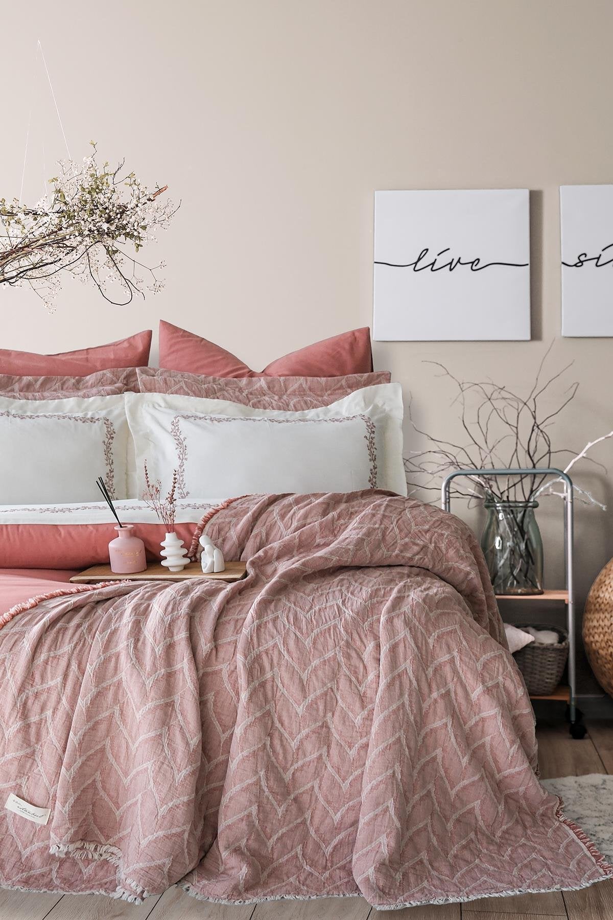 İyi Geceler İstanbul Dafne Yatak Örtülü Nevresim Takımı Çift Kişilik - Gül Kurusu