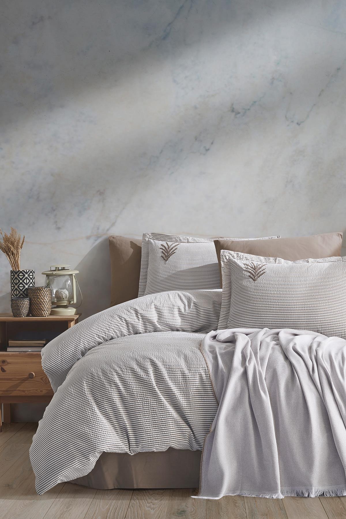 İyi Geceler İstanbul Maribell Pikeli Nevresim Takımı Çift Kişilik - Bej